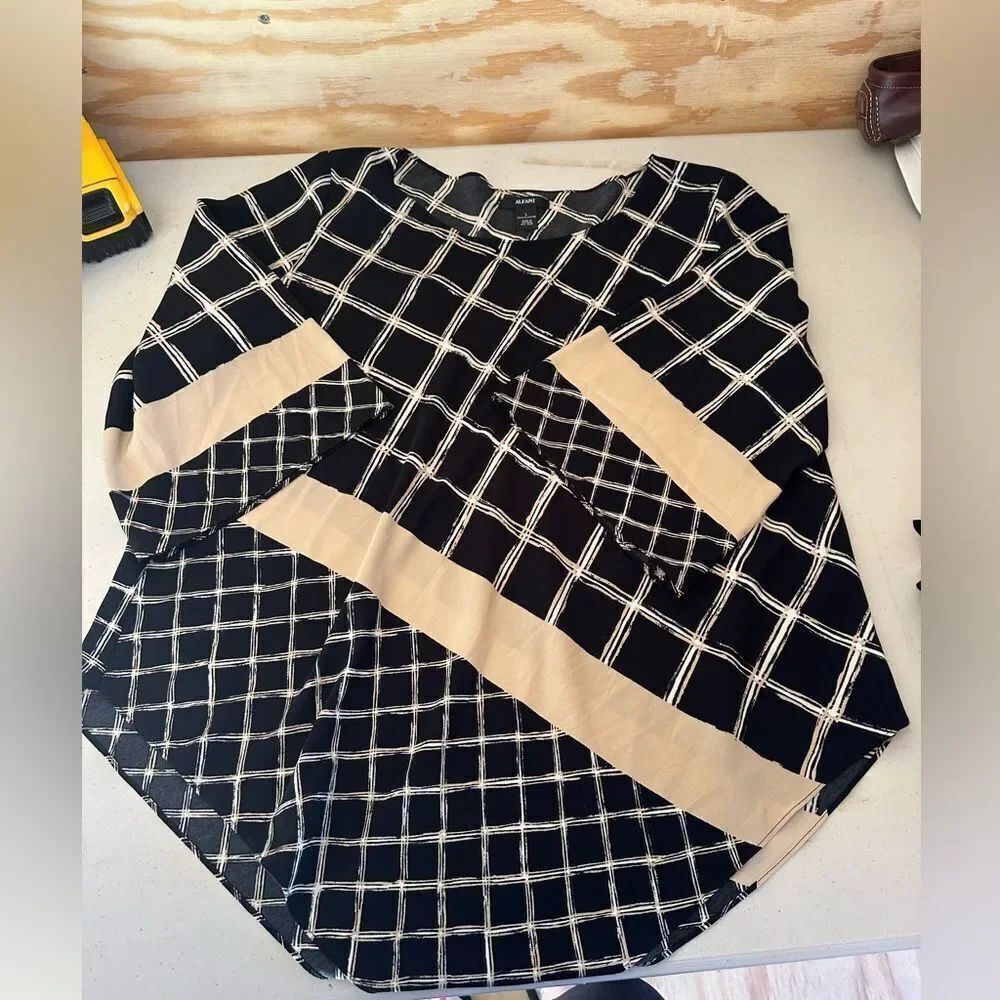 Alfani Black and Beige Checkered Top